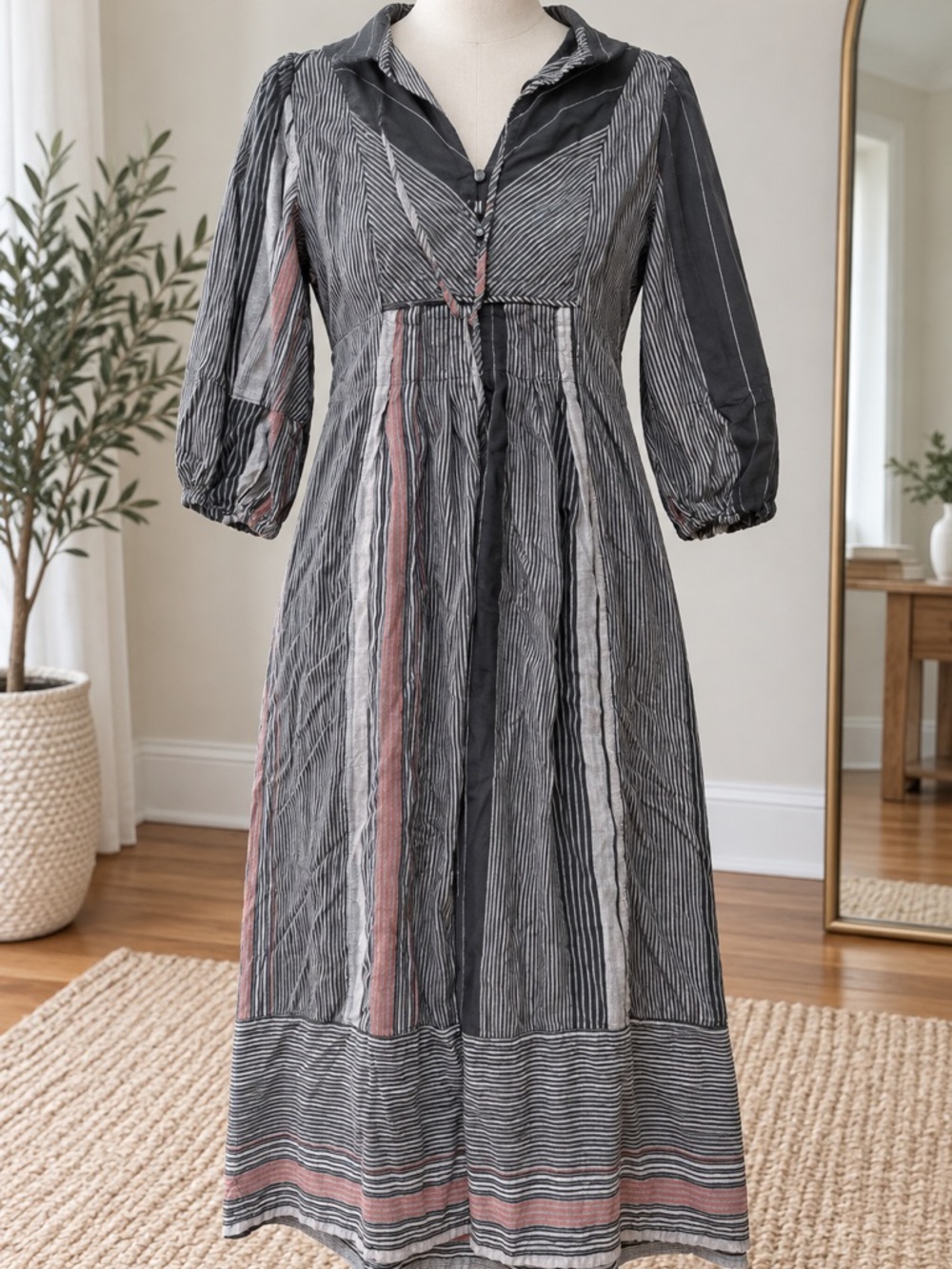Universal Thread Striped Long Sleeve Maxi Dress in Black and Dusty Pink Small